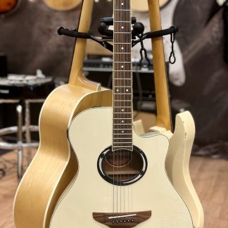 Yamaha APX500II valkoinen (käytetty)