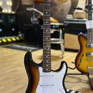 Fender Stratocaster MiM (käytetty - mint)