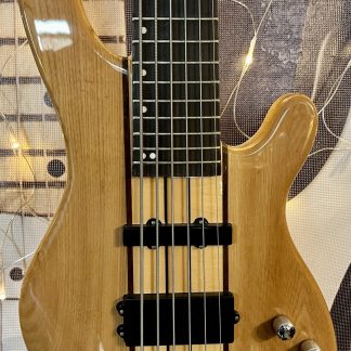 Acepro Shaman 6-kielinen basso (uusi)