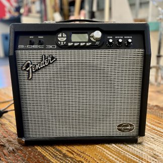 Fender G—DEC 30 combo (käytetty - mint)