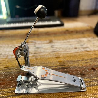 Pearl P-930 bassorumpupedaali single (vähän käytetty)