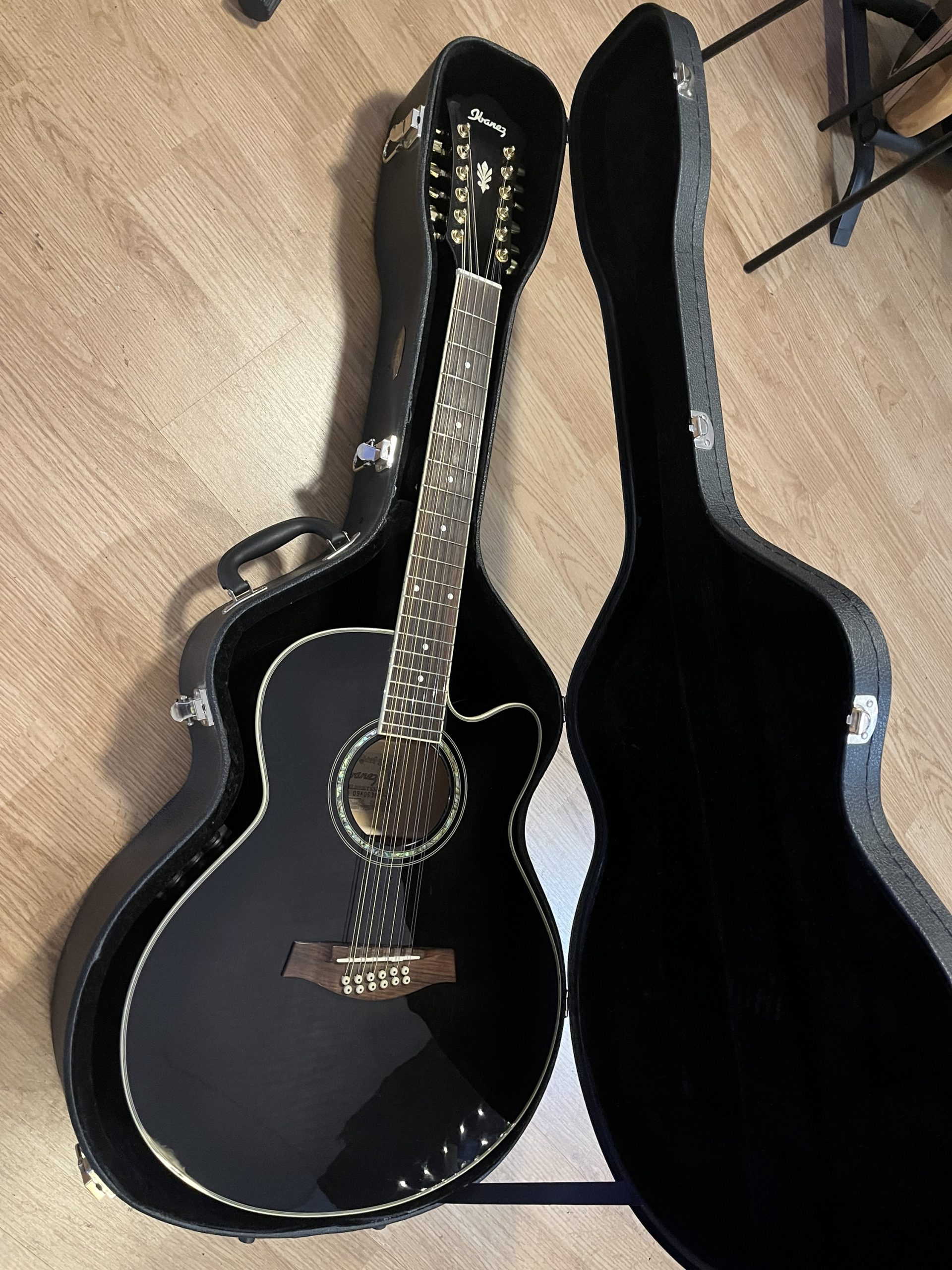 Ibanez AEL2012ETKS 12-kielinen elektroakkari (second hand - mint) - Image 6