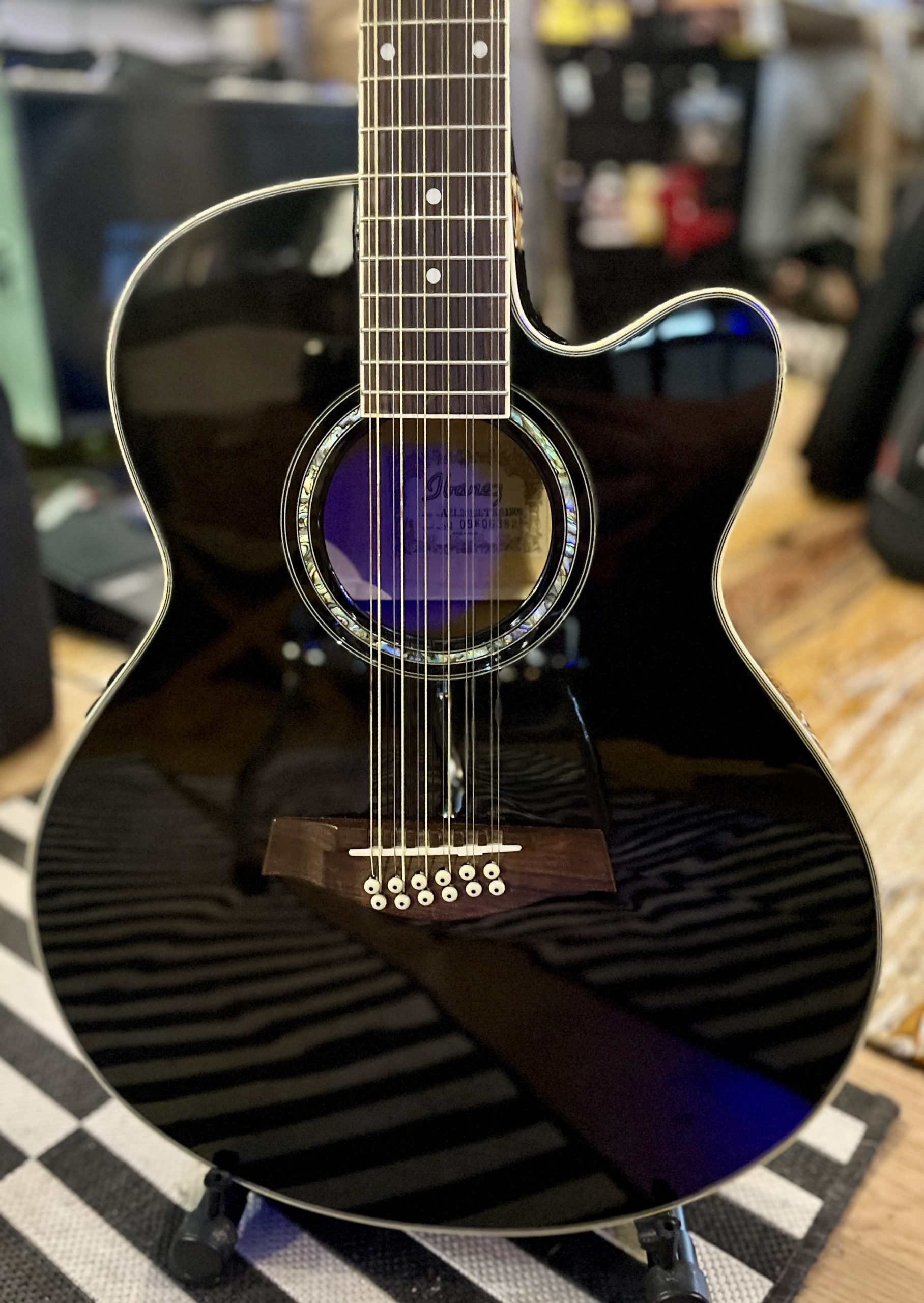 Ibanez AEL2012ETKS 12-kielinen elektroakkari (second hand - mint)