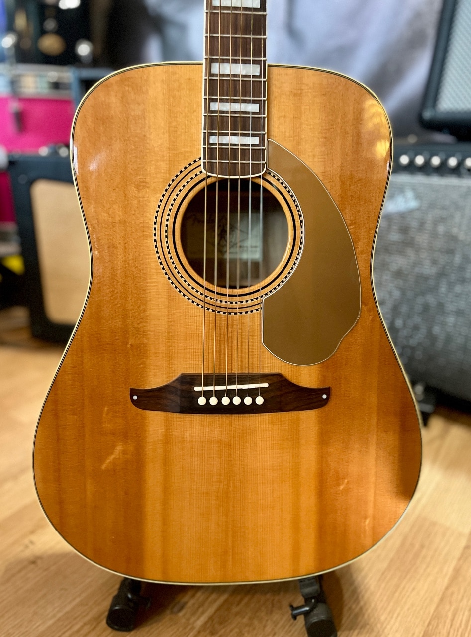 Fender Kingman Elvis Presley 2012 (käytetty-mint)